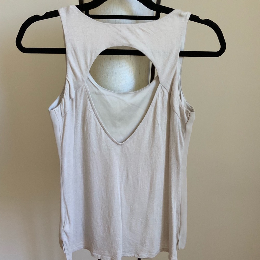 Express Open back Tank - Picture 3 of 3